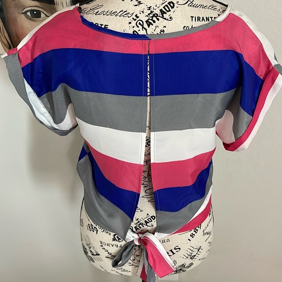 Material Girl Satin shirt, open back, brand nee, size XS - Picture 5 of 6